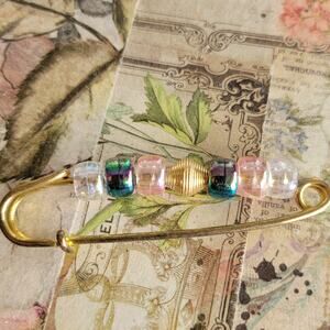 Brooch Women Vintage Pin Beaded Gold Tone Safety Style Pastel Glass Brooch